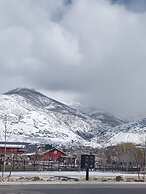 Farmington Gem 6BR Private Fenced Yard Sleeps 15