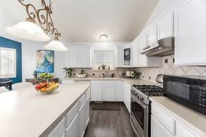 Farmington Gem 6BR Private Fenced Yard Sleeps 15