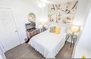 Farmington Gem 6BR Private Fenced Yard Sleeps 15