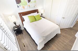 Farmington Gem 6BR Private Fenced Yard Sleeps 15