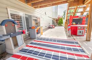 Farmington Gem 6BR Private Fenced Yard Sleeps 15