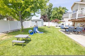 Farmington Gem 6BR Private Fenced Yard Sleeps 15