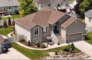 Farmington Gem 6BR Private Fenced Yard Sleeps 15