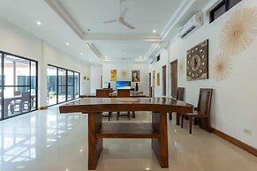 Tim buktu 4BR Jacuzzi WalkVillaMarket170