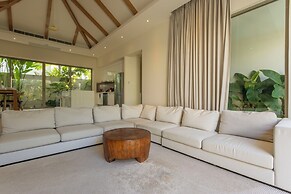 Famous 5 Trichada Resort  4-Bedroom V164