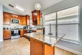 8 Mi to Disney Parks: Poolside Paradise!