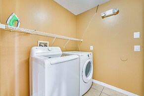 8 Mi to Disney Parks: Poolside Paradise!