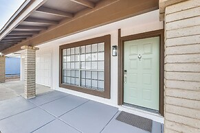 Patio Seating & Fire Pit: Family Home in Chandler!