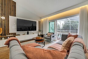 9 Mi to Disney: Themed Rooms & Private Pool!