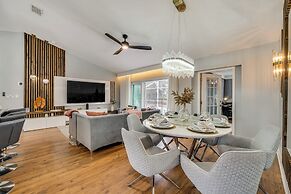 9 Mi to Disney: Themed Rooms & Private Pool!