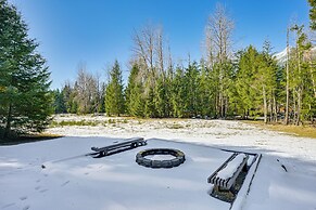 Deck, Hot Tub & Fire Pit: Mtn-view Packwood Cabin