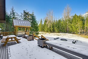 Deck, Hot Tub & Fire Pit: Mtn-view Packwood Cabin