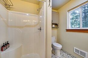 Deck, Hot Tub & Fire Pit: Mtn-view Packwood Cabin