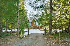 Deck, Hot Tub & Fire Pit: Mtn-view Packwood Cabin