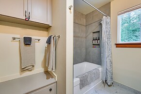 Deck, Hot Tub & Fire Pit: Mtn-view Packwood Cabin