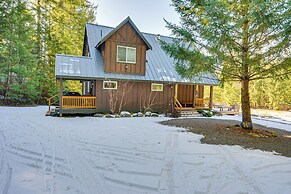 Deck, Hot Tub & Fire Pit: Mtn-view Packwood Cabin