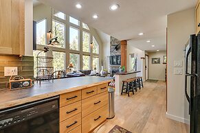 Deck, Hot Tub & Fire Pit: Mtn-view Packwood Cabin