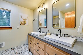 Deck, Hot Tub & Fire Pit: Mtn-view Packwood Cabin