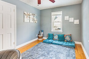 3 Mi to Hospitals: Inviting Rockford Home w/ Yard!