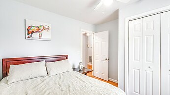 9 Mi to Downtown: Sanford Home w/ Hot Tub