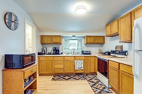 4 Mi to Lake Superior: Calumet Getaway!