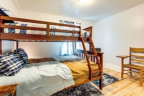 4 Mi to Lake Superior: Calumet Getaway!