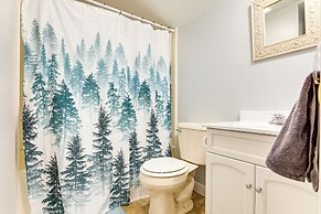 4 Mi to Lake Superior: Calumet Getaway!