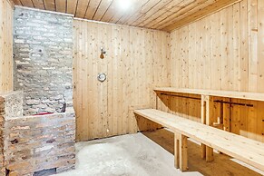 2 Ponds & Trail Access: Peaceful Cabin in Calumet!