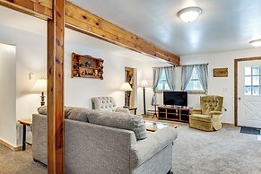 2 Ponds & Trail Access: Peaceful Cabin in Calumet!