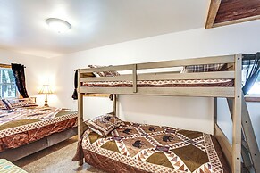 2 Ponds & Trail Access: Peaceful Cabin in Calumet!