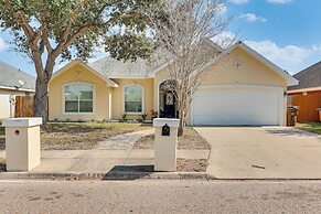 Fenced Yard: Home Near Hospitals in Edinburg!