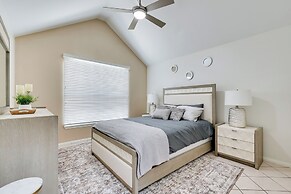 Fenced Yard: Home Near Hospitals in Edinburg!