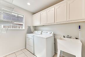 Fenced Yard: Home Near Hospitals in Edinburg!