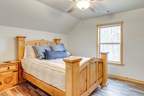 Greers Ferry Lake Access & Deck: Group Getaway!