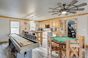 Greers Ferry Lake Access & Deck: Group Getaway!