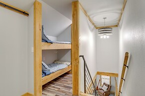 Greers Ferry Lake Access & Deck: Group Getaway!