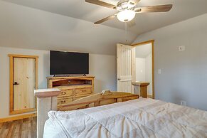 Greers Ferry Lake Access & Deck: Group Getaway!