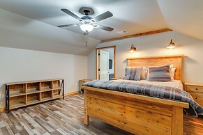 Greers Ferry Lake Access & Deck: Group Getaway!