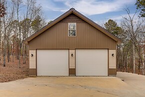 Greers Ferry Lake Access & Deck: Group Getaway!