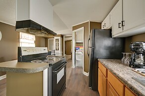 8 Mi to Dtwn Greenville: Bethel Home w/ Yard