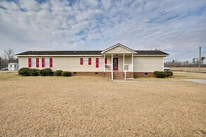 8 Mi to Dtwn Greenville: Pet-friendly Family Home!