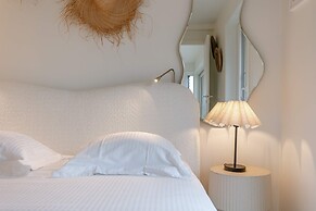 Penthouse on the Dike Bathed in Sunlight