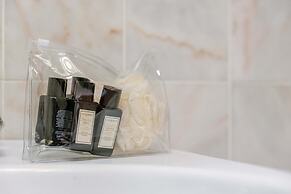 Hydro Palace - Stylish Charming Apartment With s