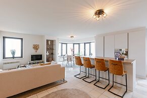 Hydro Palace - Stylish Charming Apartment With s