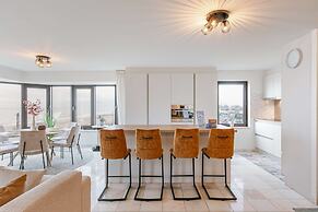 Hydro Palace - Stylish Charming Apartment With s