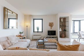 Hydro Palace - Stylish Charming Apartment With s