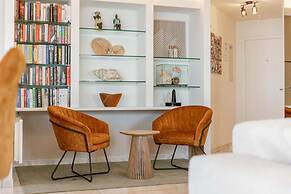 Hydro Palace - Stylish Charming Apartment With s