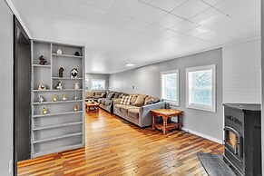 Tranquil Cozy Getaway In Chesterhill 5 Bedroom Home