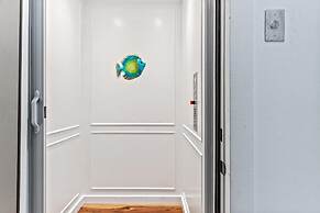 Salty Sue 6 Bedroom Home