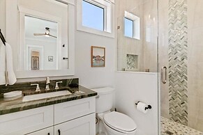 Salty Sue 6 Bedroom Home